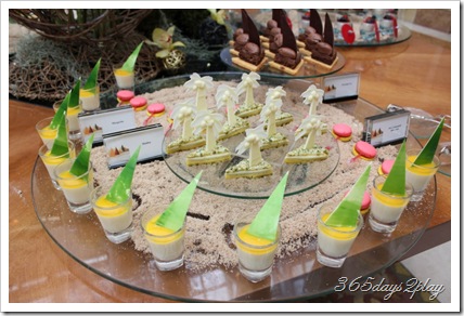 Chihuly afternoon tea dessert display