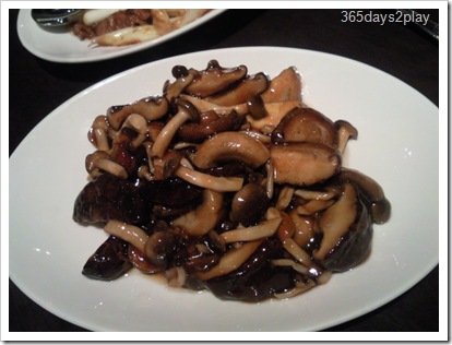 ImperialTreasures Mushroom fried in oyster sauce