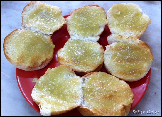 Chin Mee Chin Kaya Buns