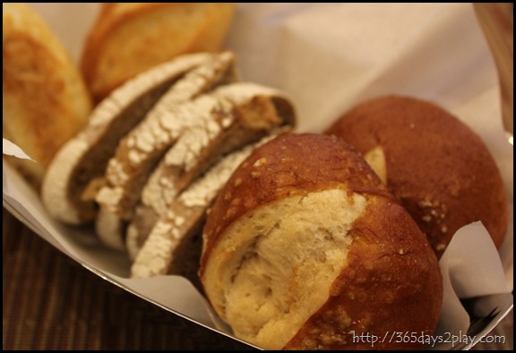 DB Bistro Moderne -  Bread Basket (3)