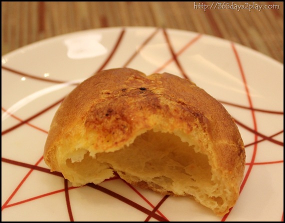 DB Bistro Moderne - Cheese Puff (2) DB Bistro Moderne - Cheese Puff (2)