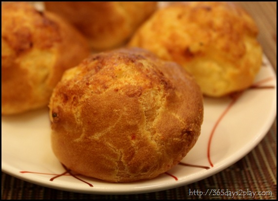 DB Bistro Moderne -  Cheese Puff