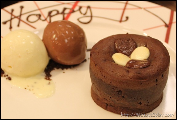 DB Bistro Moderne -  Clafoutis Tout Chocolate